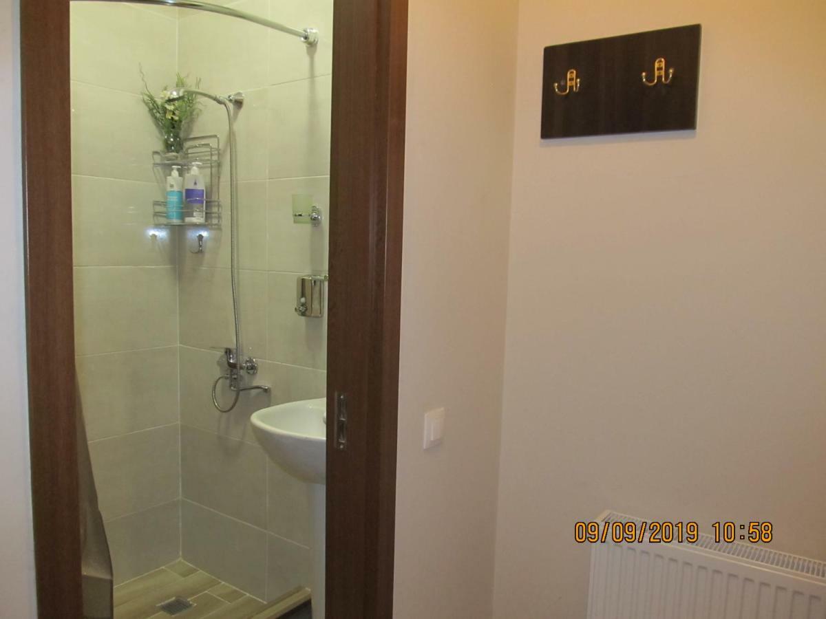 Guest House Lion Tbilisi ภายนอก รูปภาพ