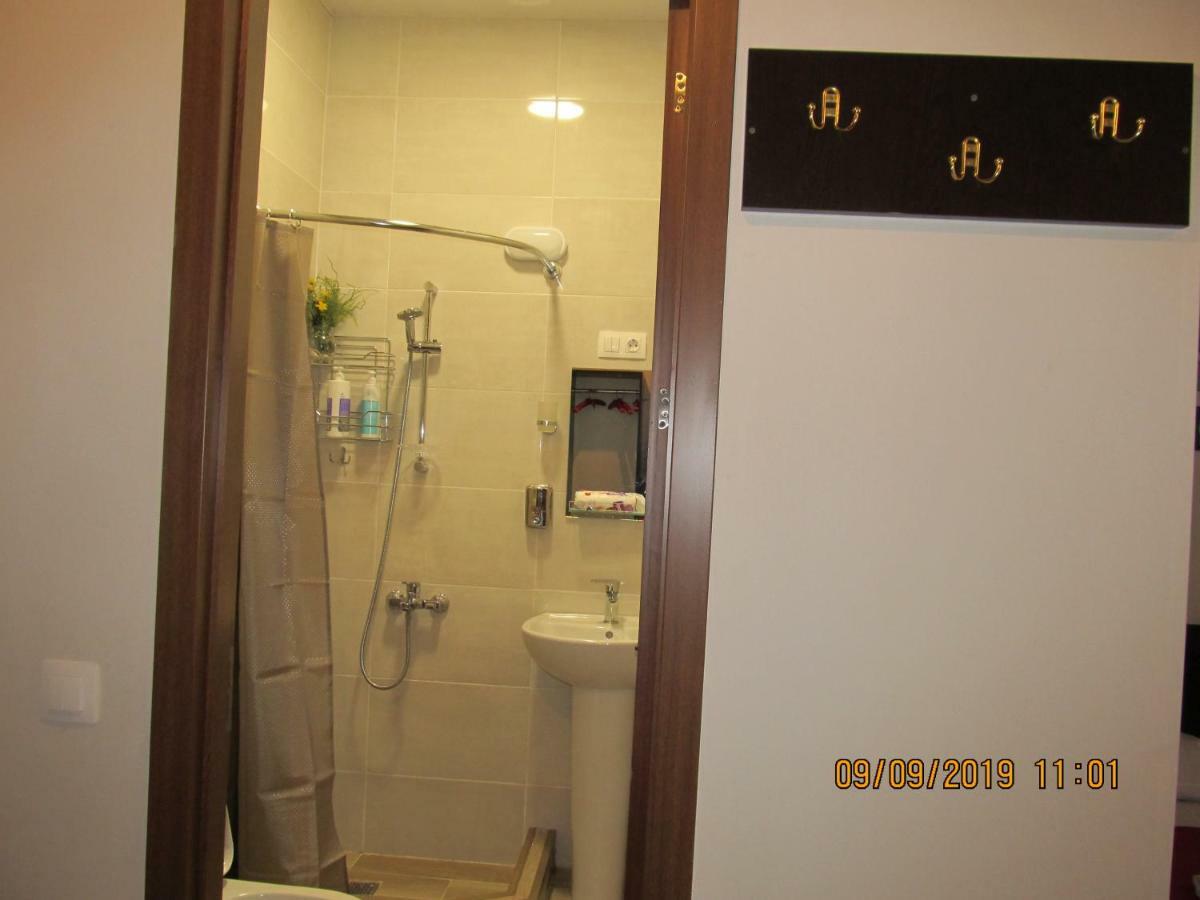 Guest House Lion Tbilisi ภายนอก รูปภาพ
