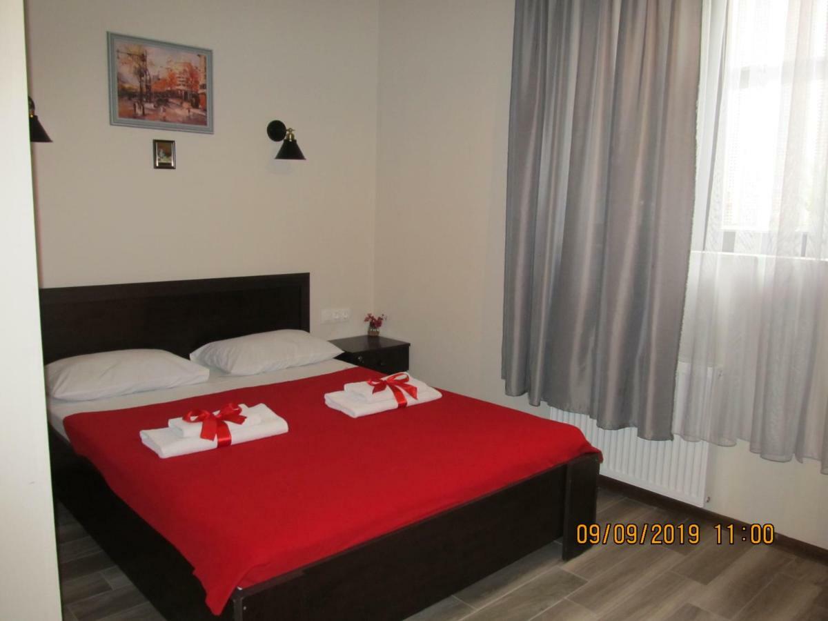Guest House Lion Tbilisi ภายนอก รูปภาพ